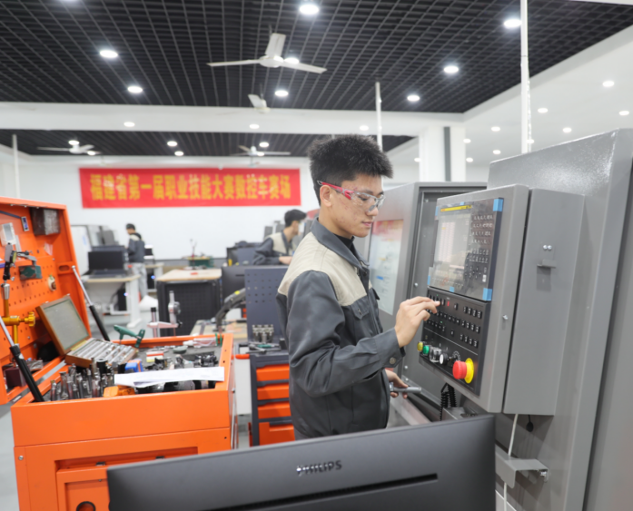 福建省首届职业技能大赛数控车,数控铣及增材制造比赛项目在一技师