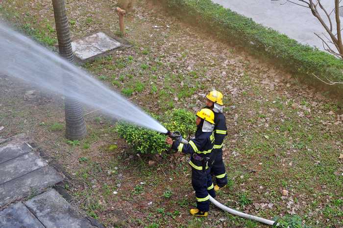 我校举行消防疏散演练(图4)