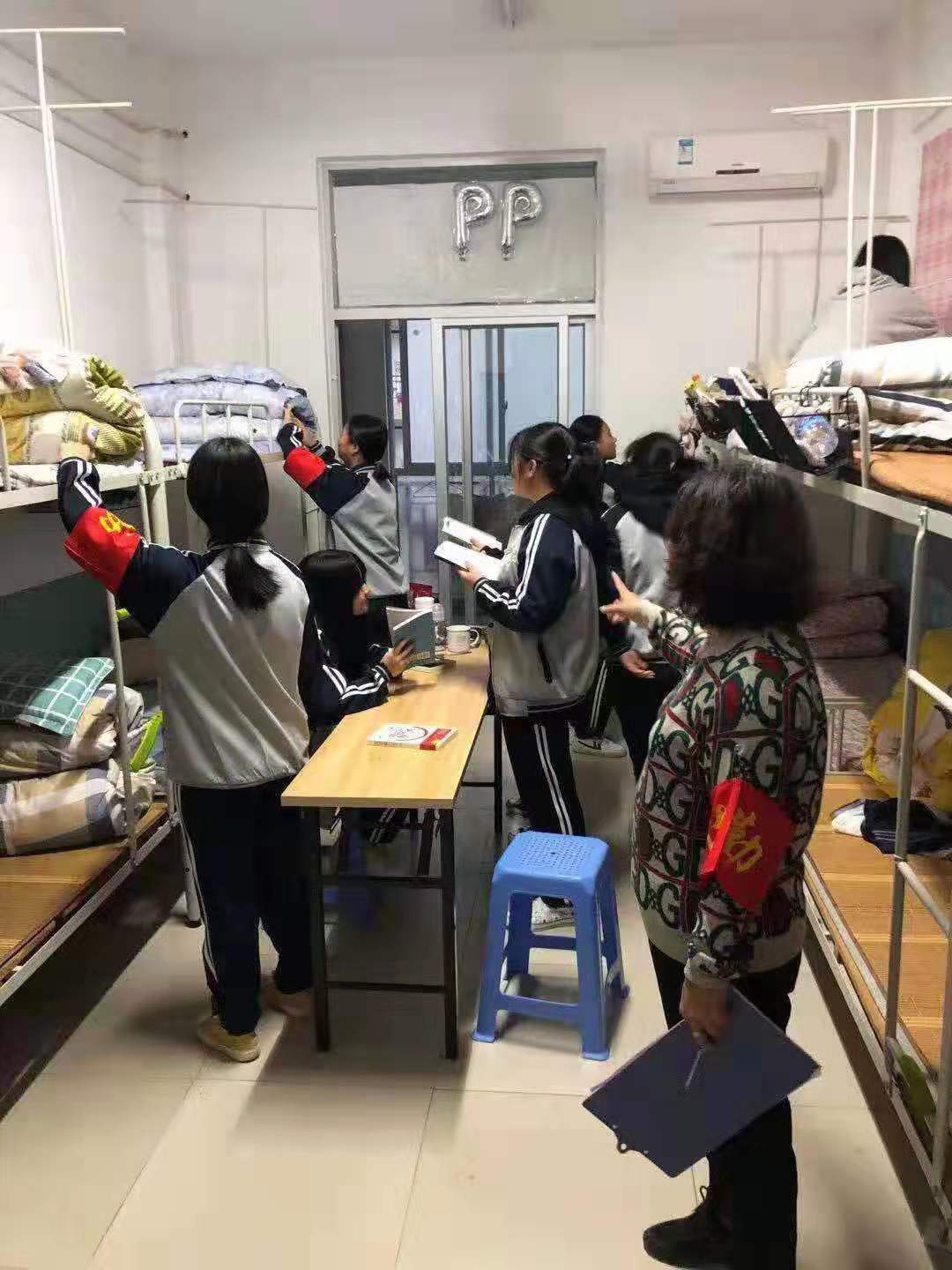 我院开展学生宿舍安全大检查