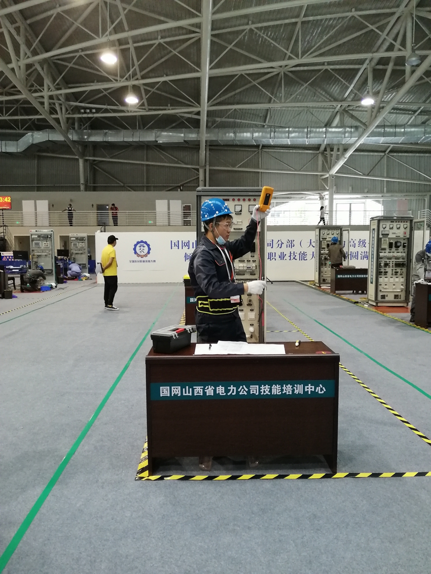 王袁同学获得全国扶贫职业技能大赛电工项目优胜奖(图3)