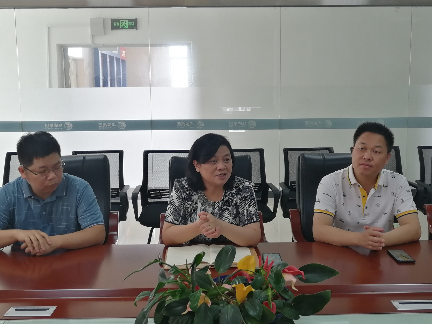 学院领导再下企业办实事，把高级工的优惠政策送到车间(图2)
