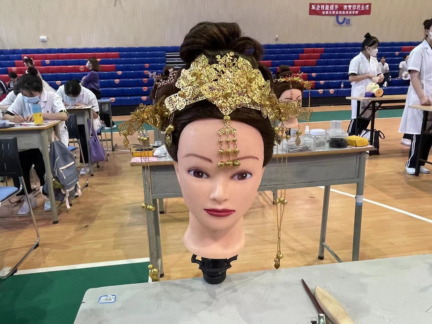 【职教活动周系列报道③】一技师院举行美容美妆技能竞赛(图6)
