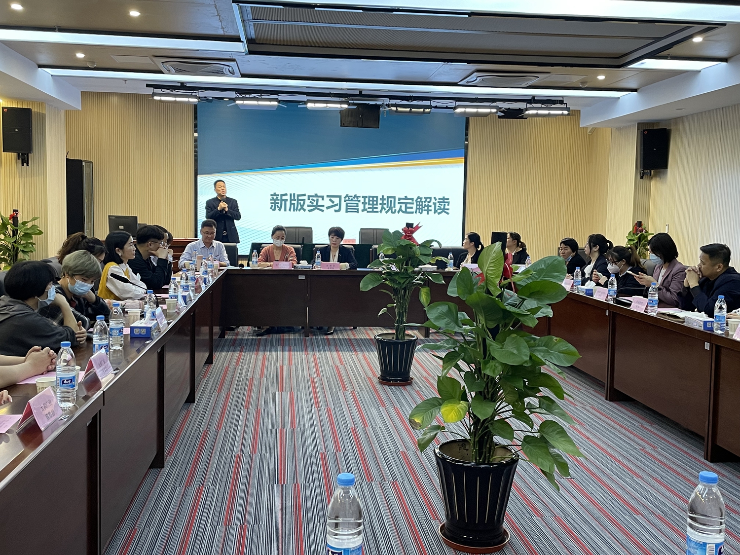 【职教活动周系列报道④】一技师院举行校企合作交流会(图1)